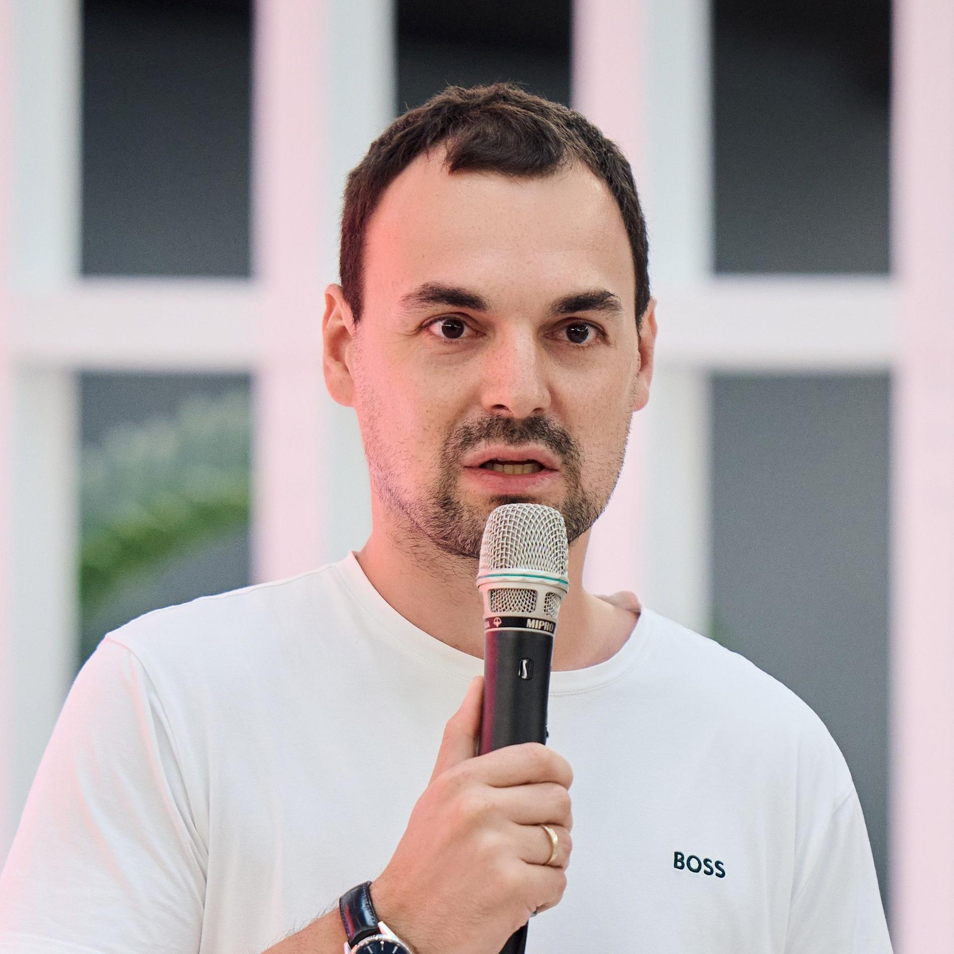 Спикер Андрей Григорьев